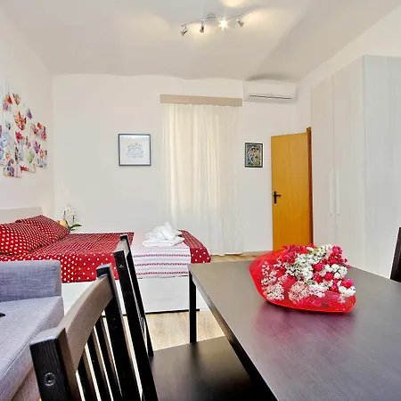 Holiday rental San Lorenzo district Roma Esterno foto