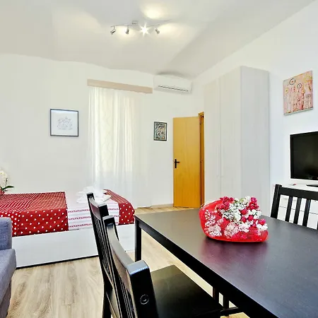 Holiday rental San Lorenzo district Roma Esterno foto